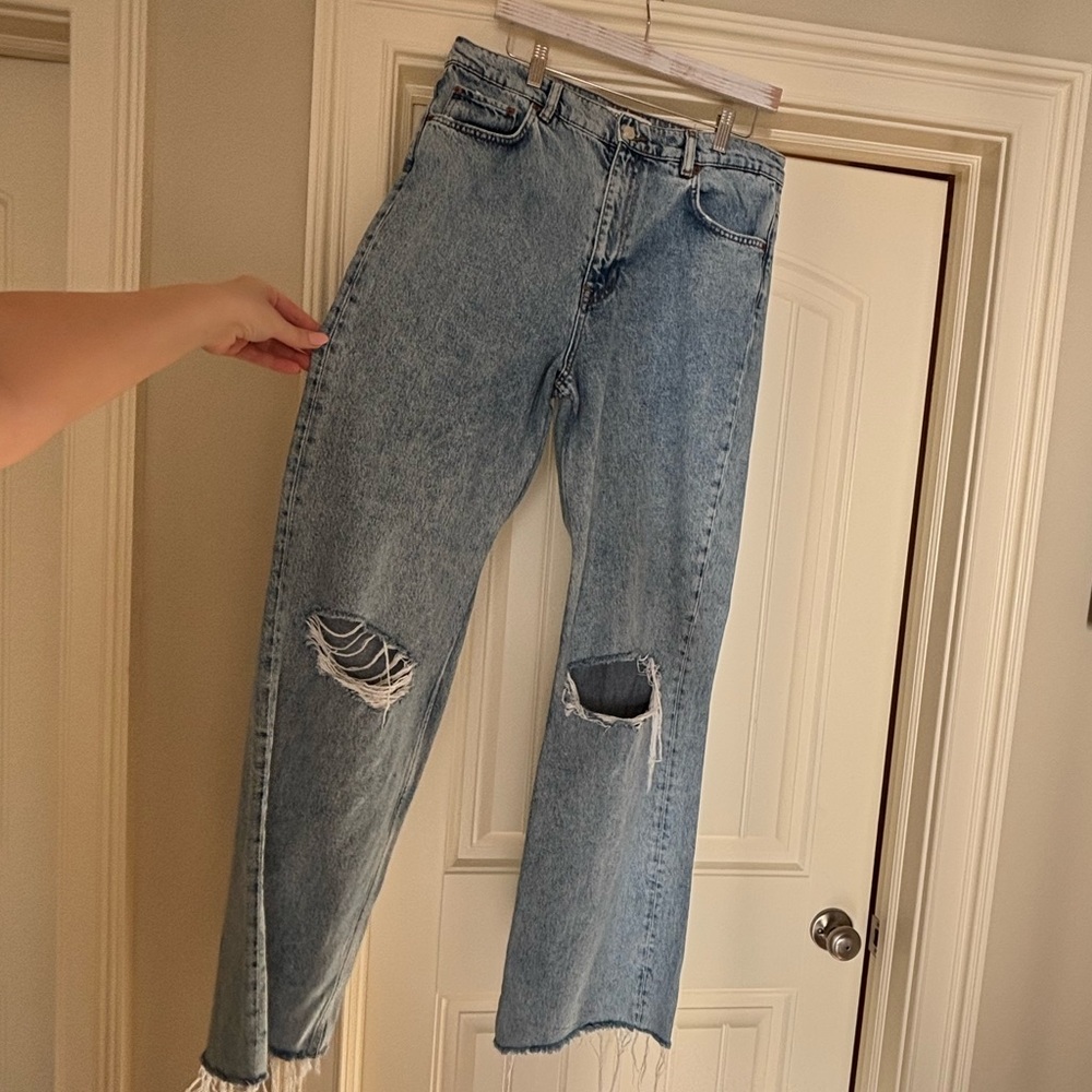 Distressed Zara boyfriend jeans